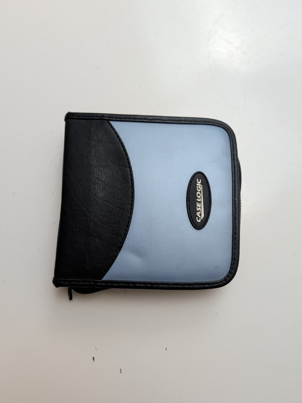 Case Logic 24 CD Wallet With Zippered Pocket
